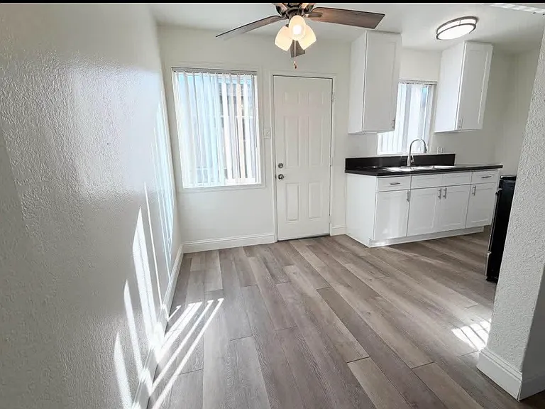 Mavis Plaza Apartments — Photo 41