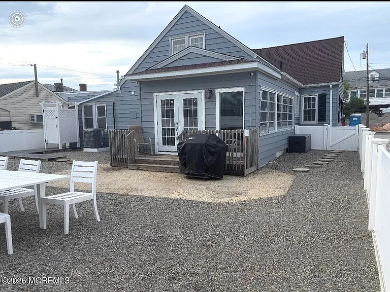 53 C St — Photo 26