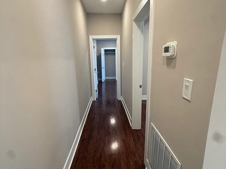 507 E Washington Ln — Photo 16