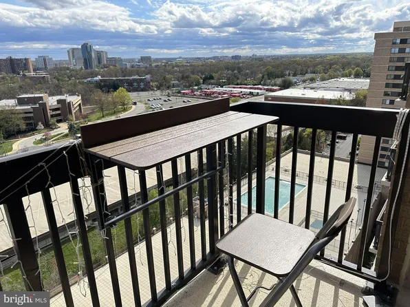 3709 S George Mason Dr, Falls Church, VA