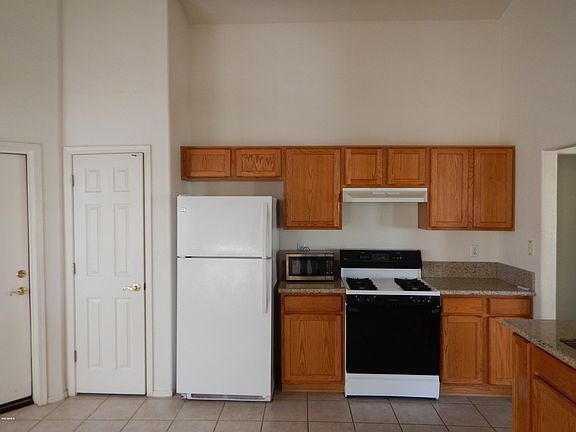 4th image of 5928 S Brittany Ln
