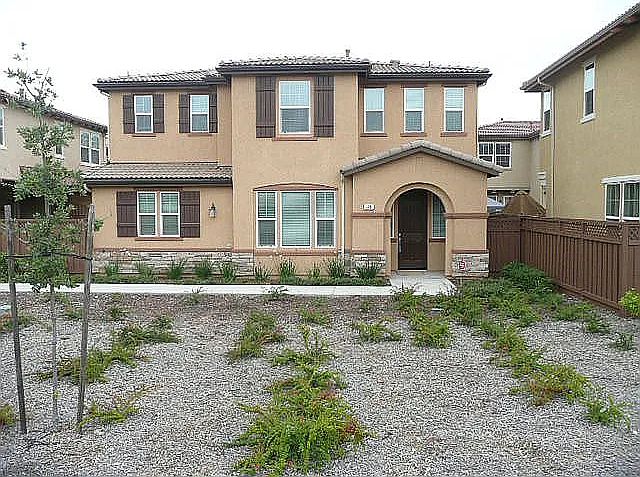 1st image of 925 Bullion Ln