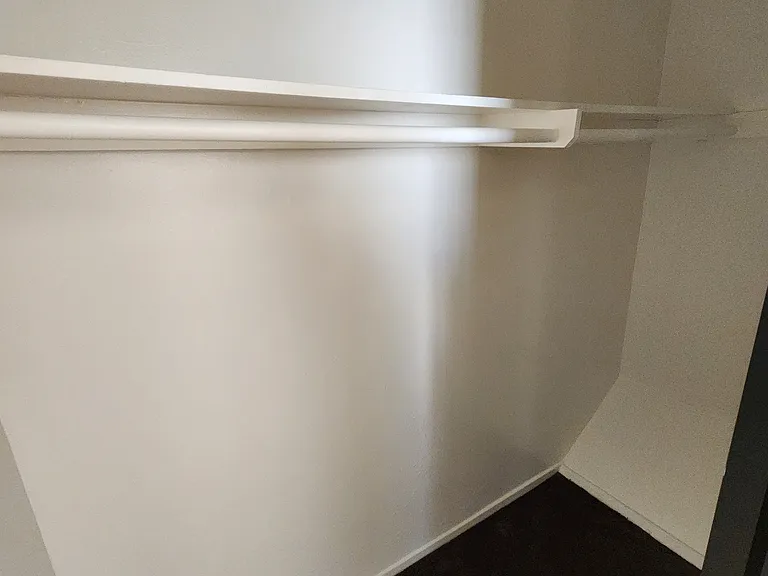 1141 Irving Ave #3 — Photo 28