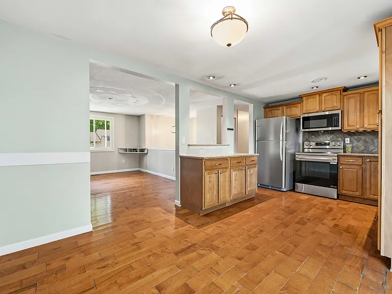 4195 Burningtree Rd — Photo 12