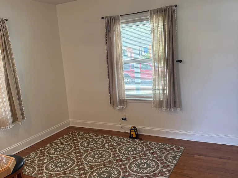 1412 Cherry Ln — Photo 4