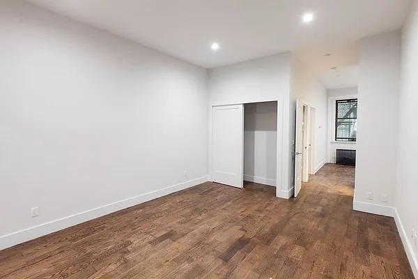 Rented by REAL New York | media 33
