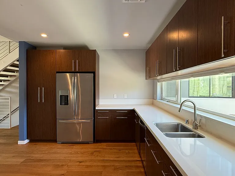 411 Garden St — Photo 9