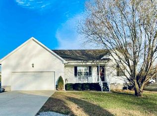 48 Fieldcrest Dr, Cadiz, KY 42211