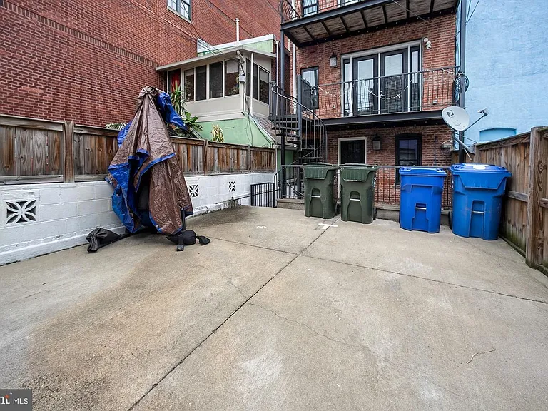 2298 Champlain St NW #B — Photo 19