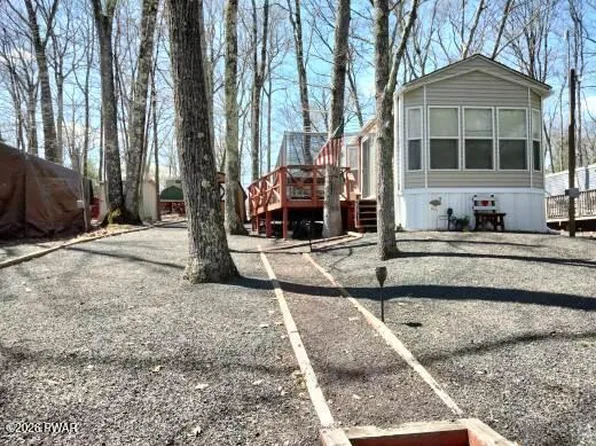 190 Forest Glen Dr, Milford, PA 18337