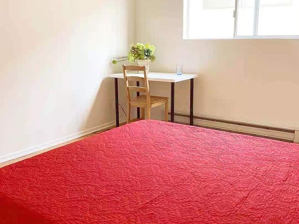 1st image of 1424 Amherst Ave APT 105