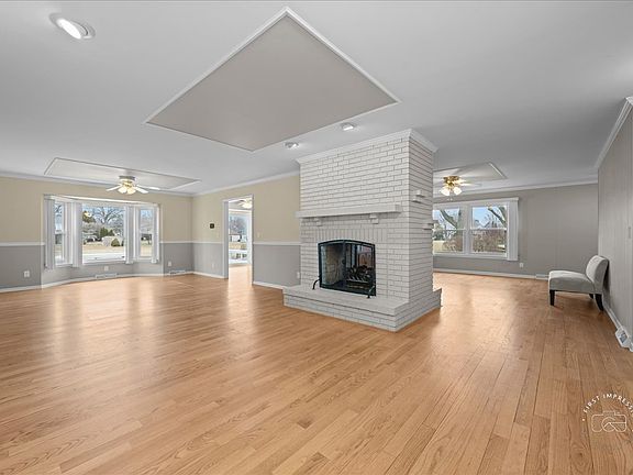 4th image of 32 Dunham Pl