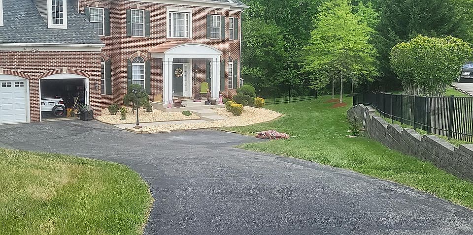 2nd image of 13608 Chestnut Oak Ln