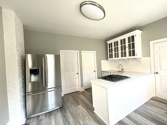 2nd image of 2045 W 38th St Unit D
