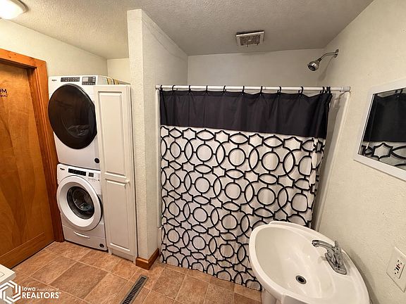 4th image of 306 Mound St