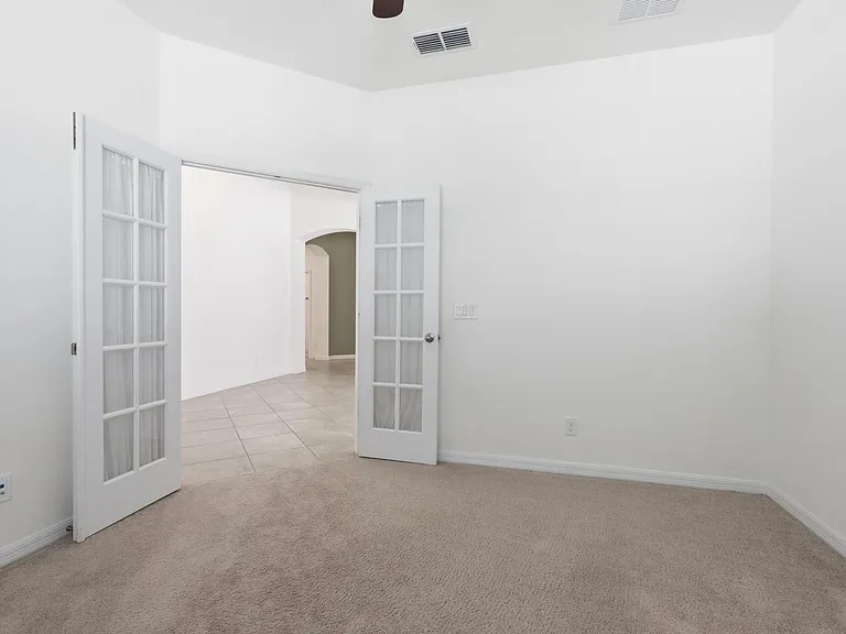 740 Preakness Cir — Photo 4