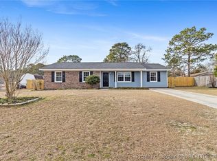 5982 Spinner Rd, Hope Mills, NC 28348