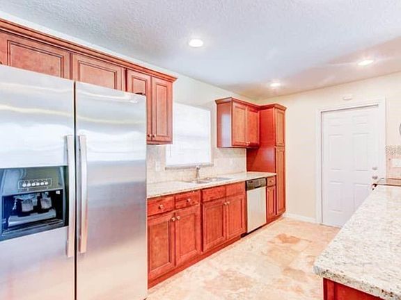 4th image of 2060 Leanne Ct
