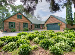 17 S Linden Dr, Plano, IL 60545