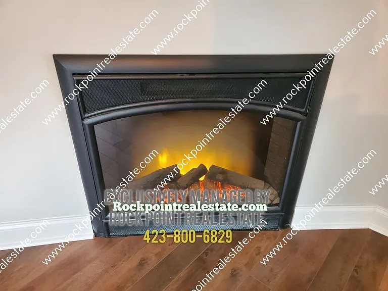 1130 Maple Tree Ln — Photo 5