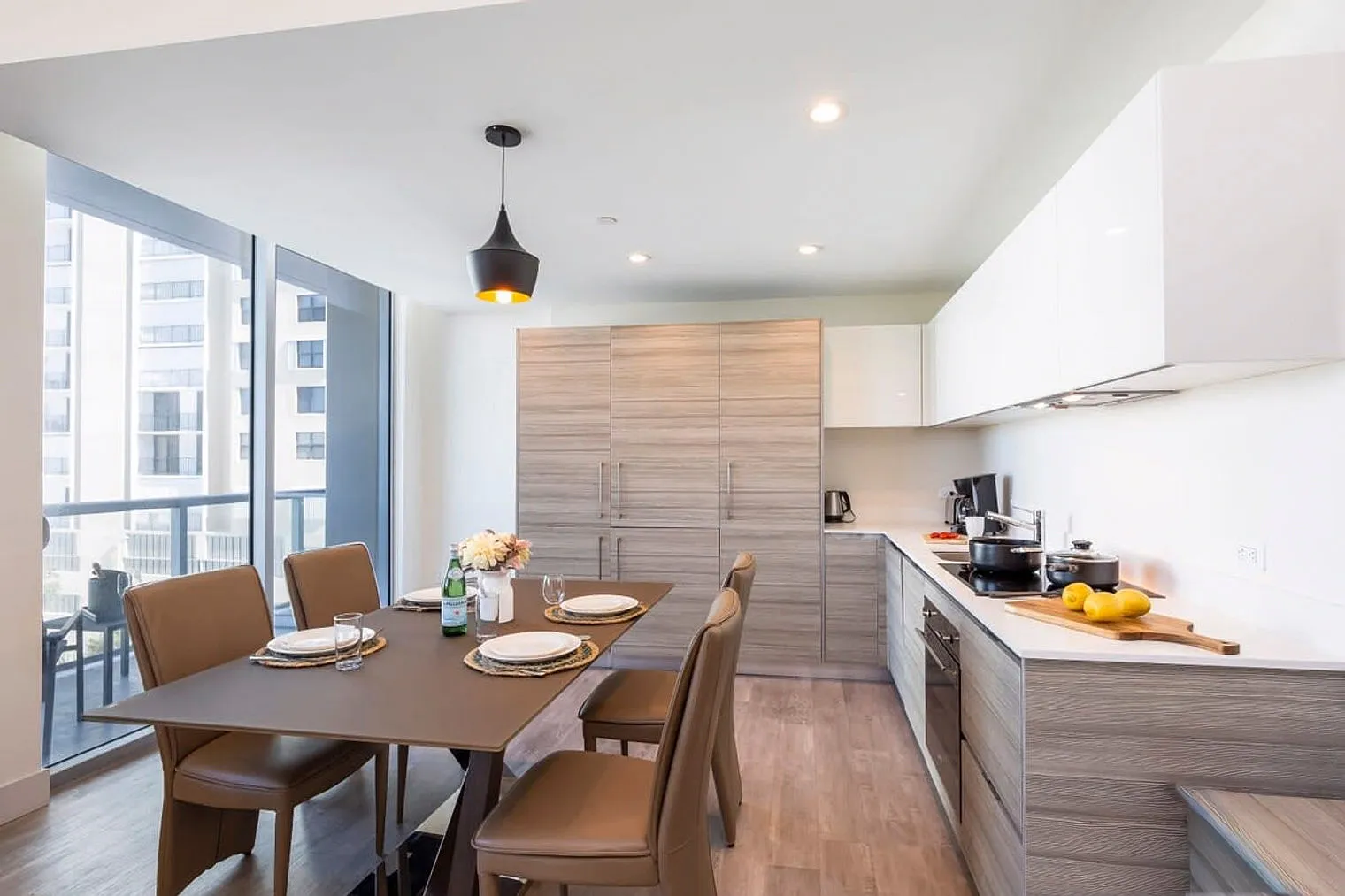 1 bed, 1.0 bath, 699 sqft, $2,477 — Photo 3