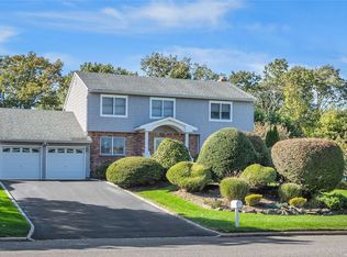 80 Twin Oaks Dr, Kings Park, NY 11754