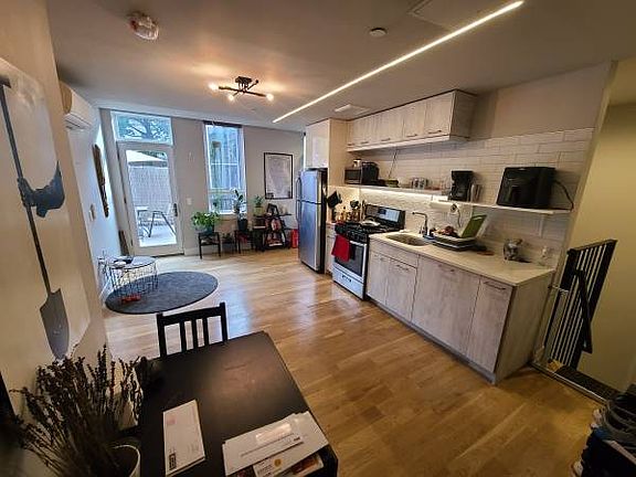 3rd image of 200 Clifton Pl #1B