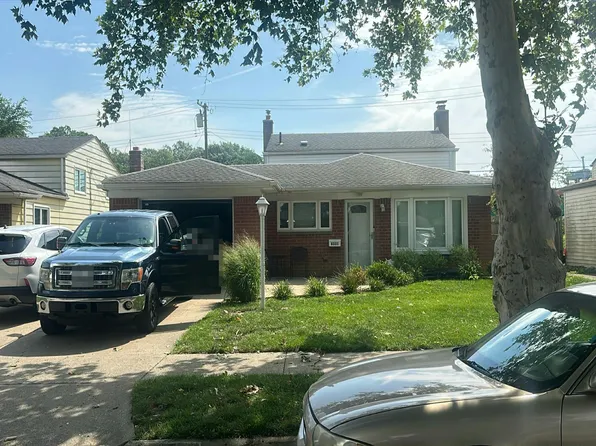 8331 Ziegler St, Taylor, MI 48180
