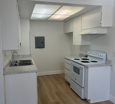 5th image of 11201 Euclid St APT 7