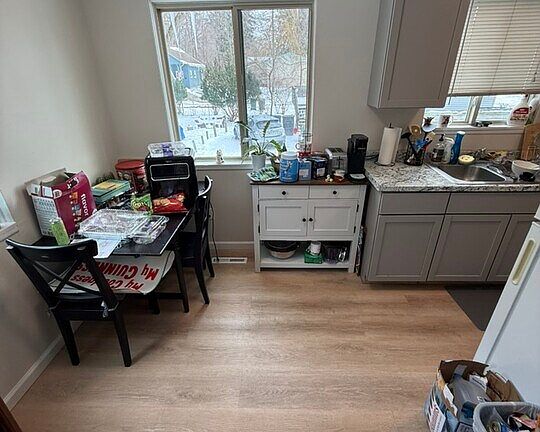 4th image of 1250 Lilac Ave #101