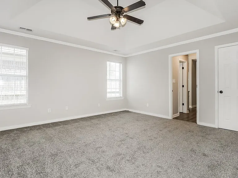2948 Mount Pleasant Rd S — Photo 10