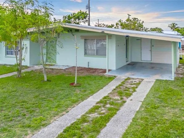 180 Palmetto Cir NE, Port Charlotte, FL 33952