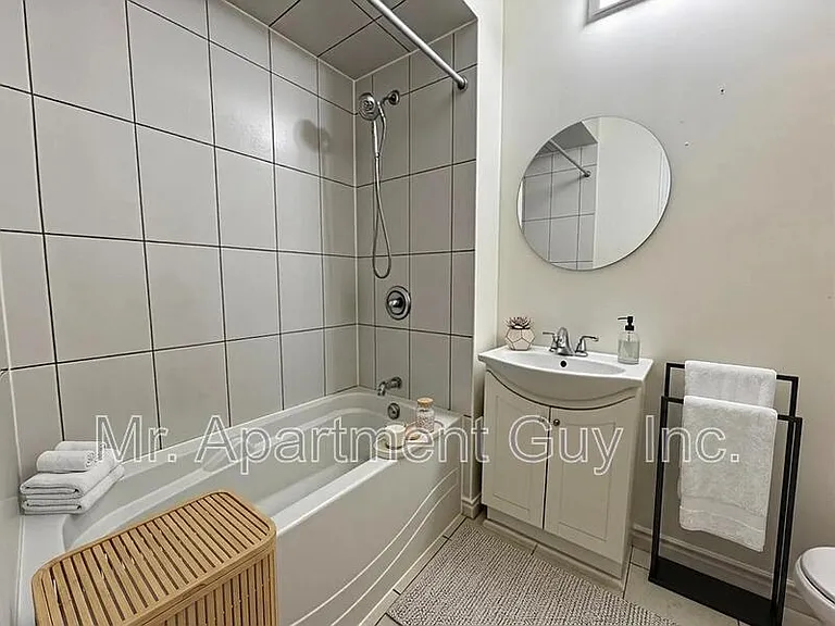 28 Foxacre Row #2 — Photo 4