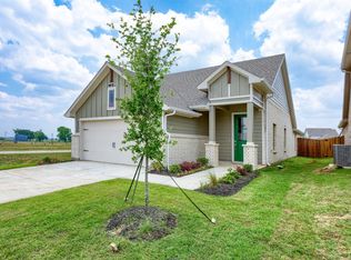 633 Ruthye Ln, Pilot Point, TX 76258