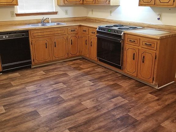 3rd image of 611 Doane Dr APT B