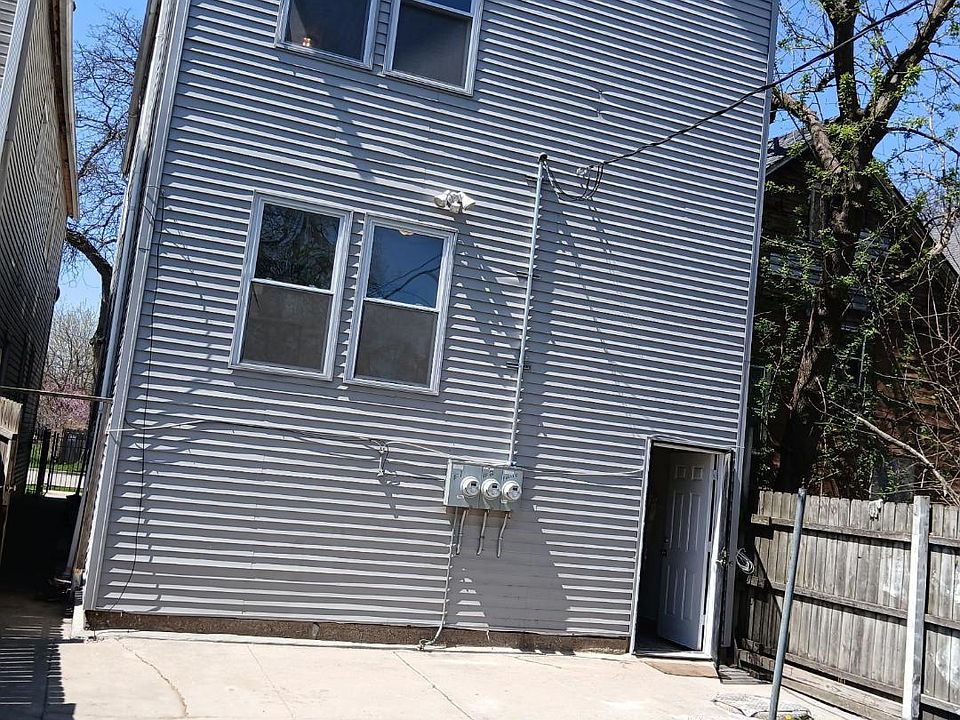 2nd image of 5115 S Loomis Blvd #1F