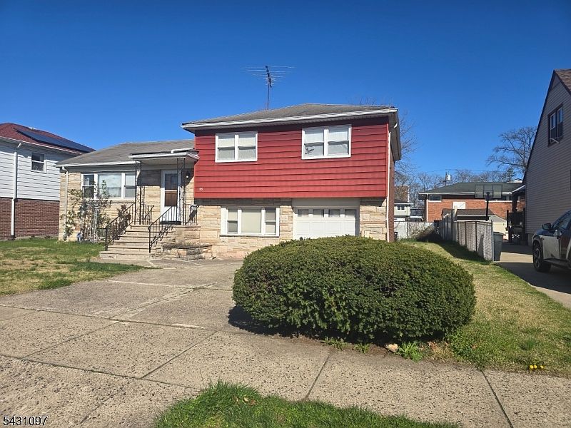1st image of 35 E 36Th St