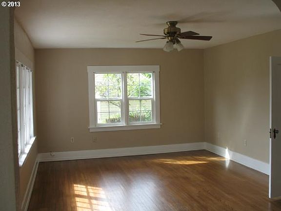 2nd image of 2126 E McLoughlin Blvd