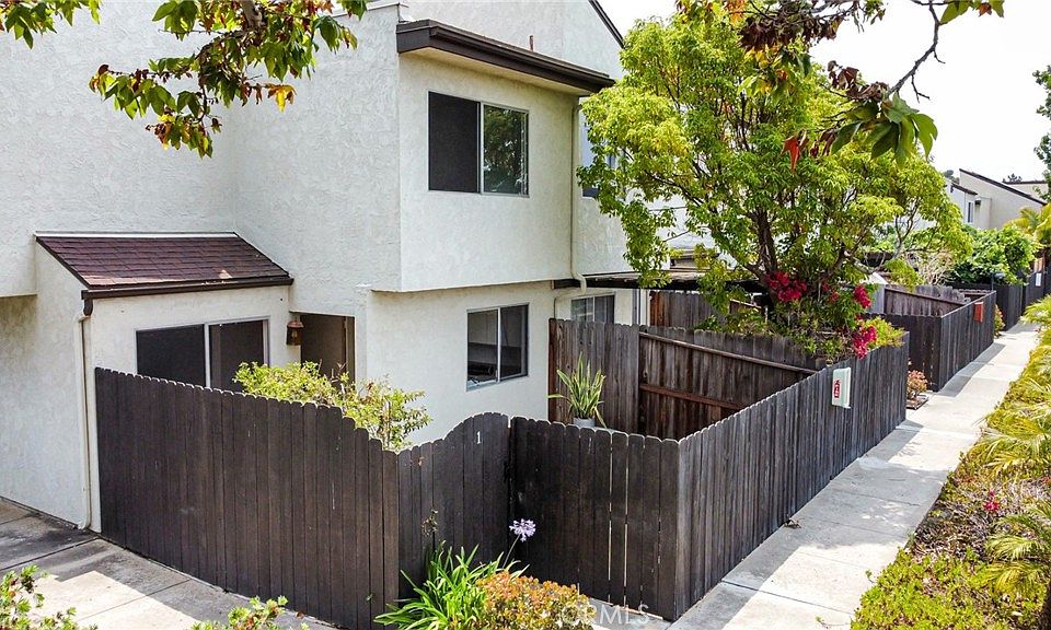 1st image of 4455 Vision Dr APT 1