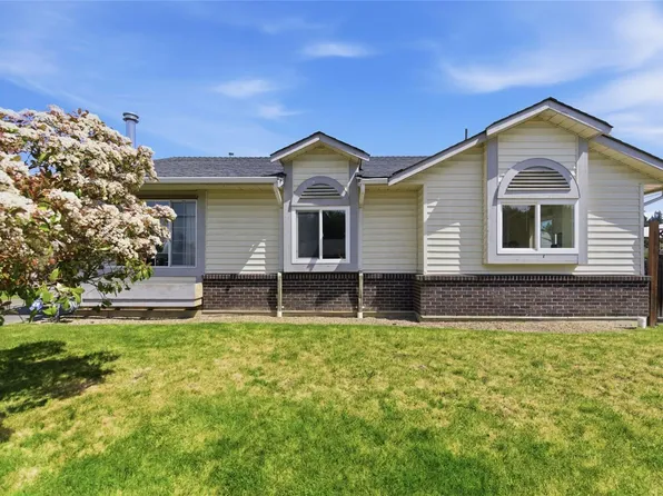 670 Arbutus St, Qualicum Beach, BC V9K 1K1