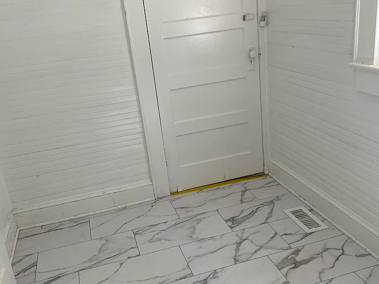 404 Goldston St — Photo 18