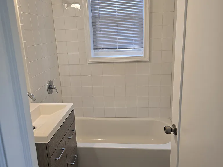1974 Saint Georges Ave #7 — Photo 2