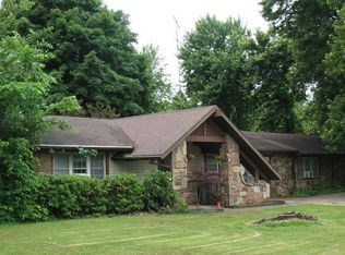 506 W 6th St, Grove, OK 74344