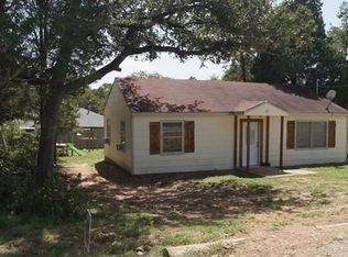 137 Chickasaw, Smithville, TX 78957