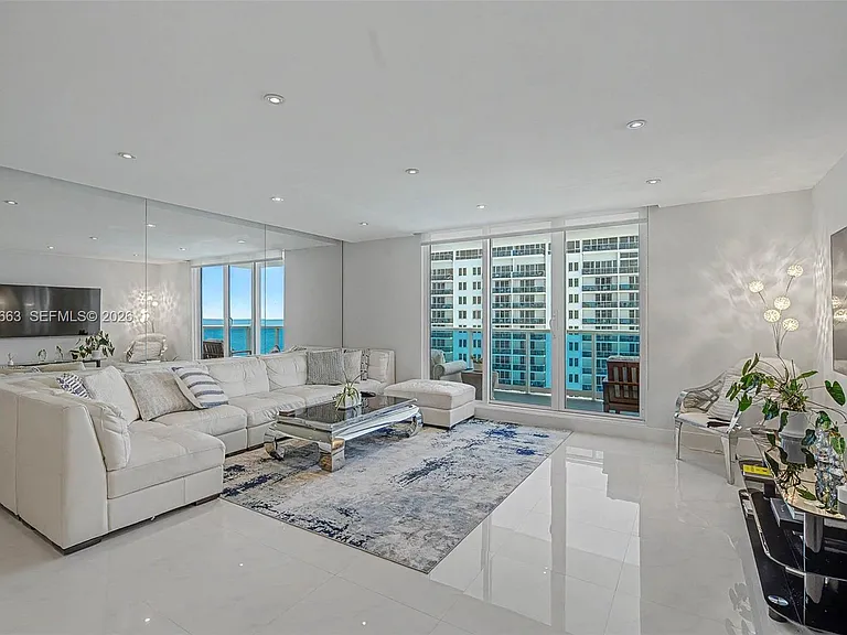 2301 Collins Ave #1210 — Photo 8