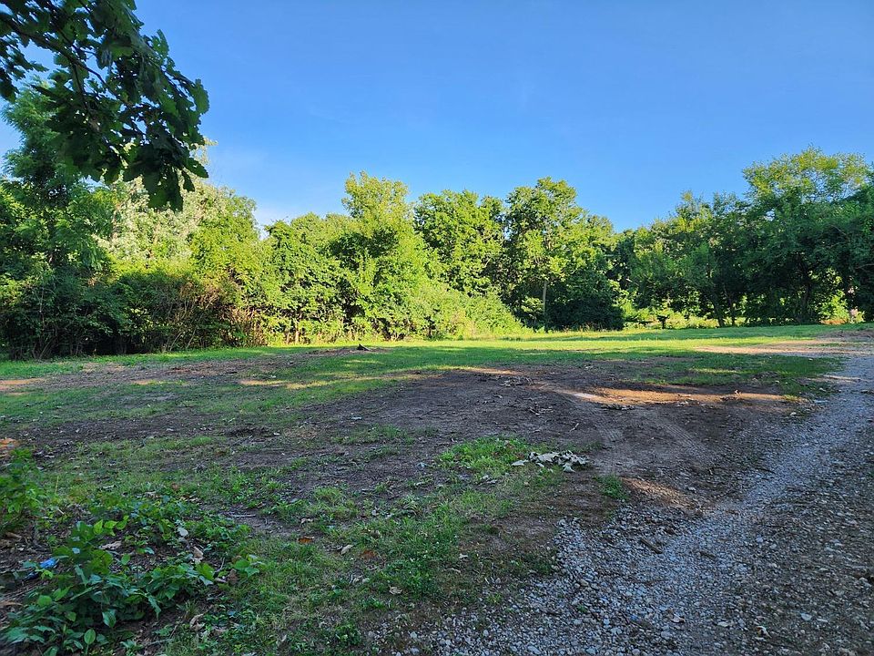 2nd image of 1741 Resor Rd