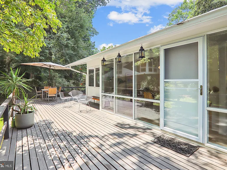 3945 Rickover Rd — Photo 29
