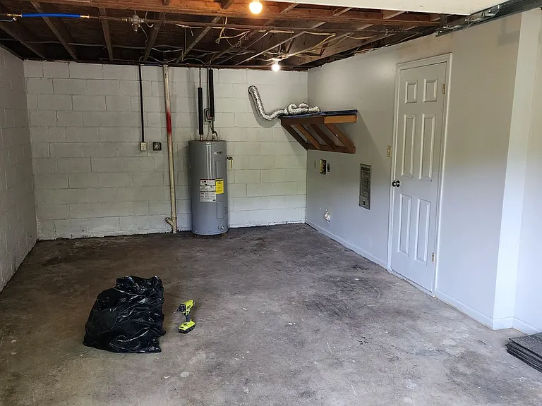 2456 Fairview Rd — Photo 4
