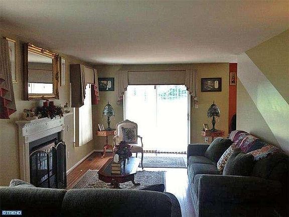 4th image of 110 Littondale Ct