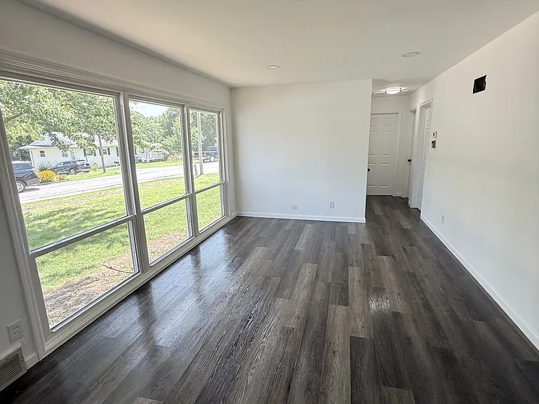 3619 Blackberry Ln — Photo 2